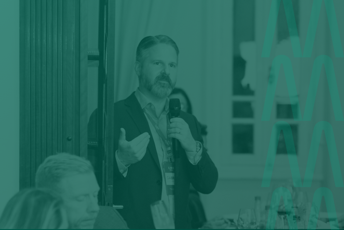 Gabriel Placha representando o Araúz no LIDE Paraná